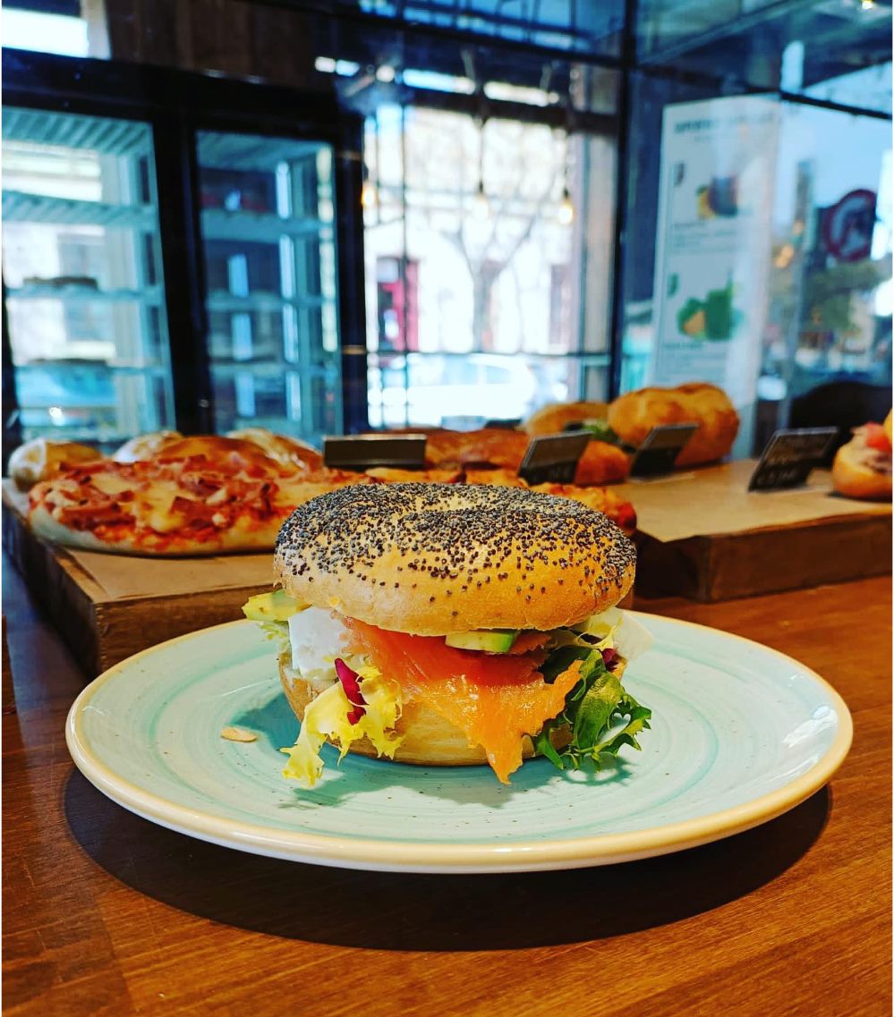 Bagel de salmón de Café del Mar
