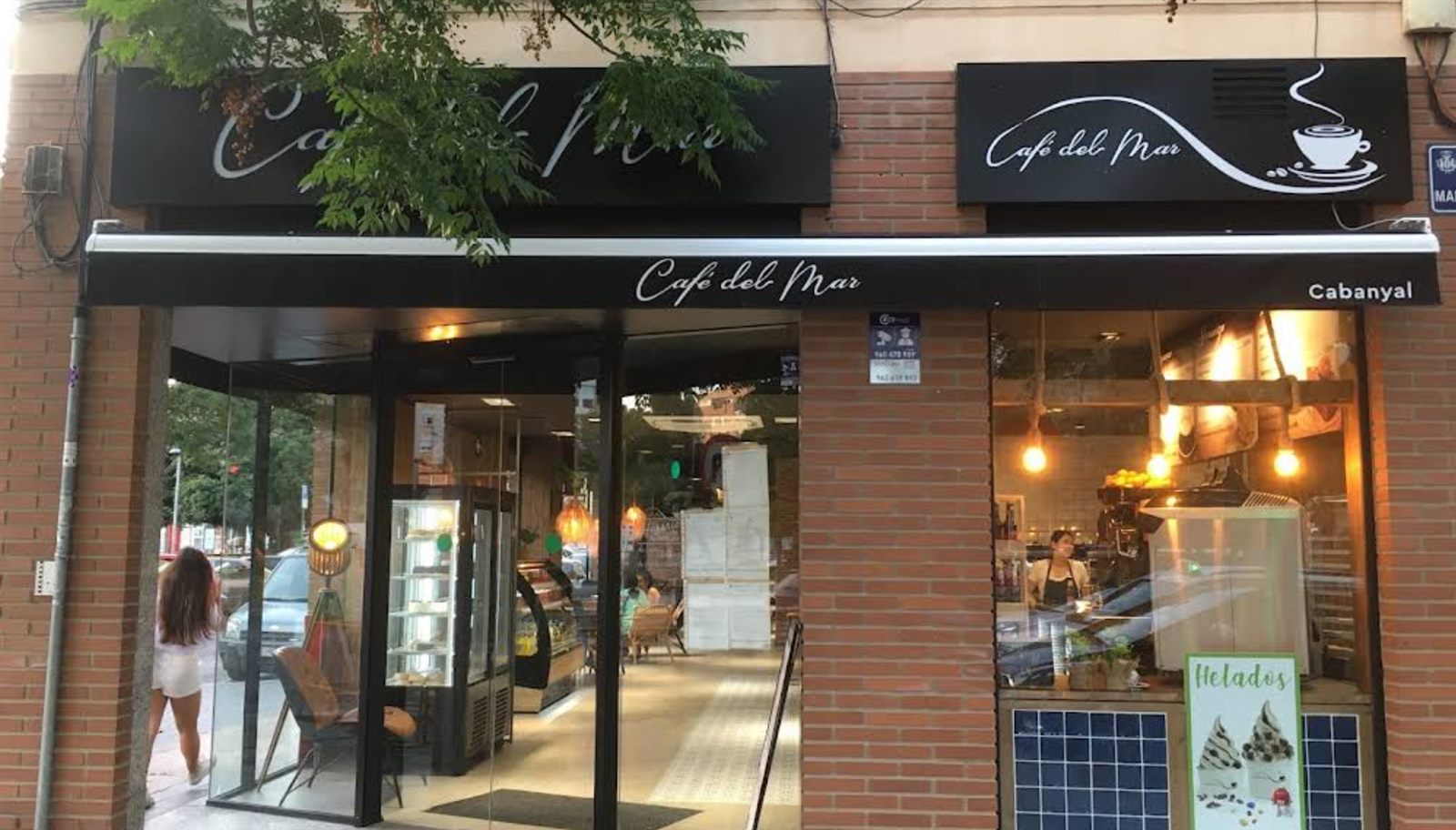 Fachada de Café del Mar, cafetería en el Cabanyal, Valencia